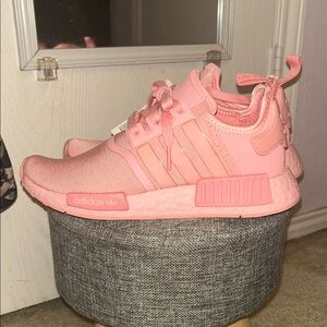 Adidas Kids Sneakers in Vibrant Pink